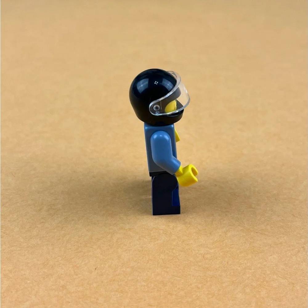 LEGO 1970 Dodge Charger R/T Driver Minifigure- 75893 sc072 2”